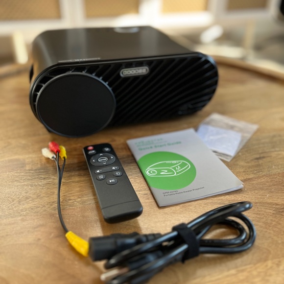 GooDee 3600 Lumens HD Video Projector 180" LCD Movie Projector - Picture 11 of 14